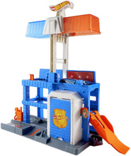 Load image into Gallery viewer, Hot Wheels Speed Snap City Downtown Police Tower Playset IN STOCK $14.9