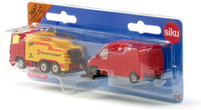 Load image into Gallery viewer, SIKU 1667 Towing vehicle with passenger car