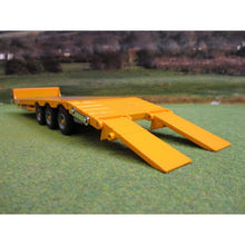 Load image into Gallery viewer, Britains Kane Low Loader (Yellow) 1:32 Scale Model 43254