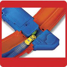 Load image into Gallery viewer, Hot Wheels Massive Loop Mayhem Track Set
