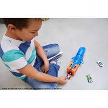 Load image into Gallery viewer, Hot Wheels Shark Chomp Transporter Playset