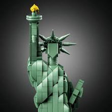 Load image into Gallery viewer, Lego Architecture Statue of Liberty 21042