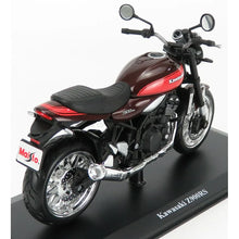 Load image into Gallery viewer, Kawasaki Z900 RS 1:12 Maisto licensed Scale Model bike collectible
