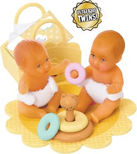 Load image into Gallery viewer, MGA's Miniverse Make It Mini Real Baby Playset (styles vary)
