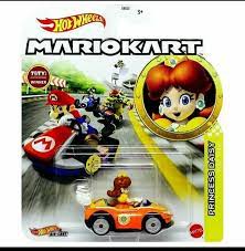 HOT WHEELS CARS MARIO KART - PRINCESS DAISY