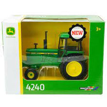 Load image into Gallery viewer, John Deere  tractor 43376 Farm Toy Collectible
