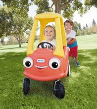 Load image into Gallery viewer, Ride-on Cozy Coupe New Eyes Version Little Tikes
