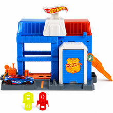 Load image into Gallery viewer, Hot Wheels Speed Snap City Downtown Police Tower Playset IN STOCK $14.9
